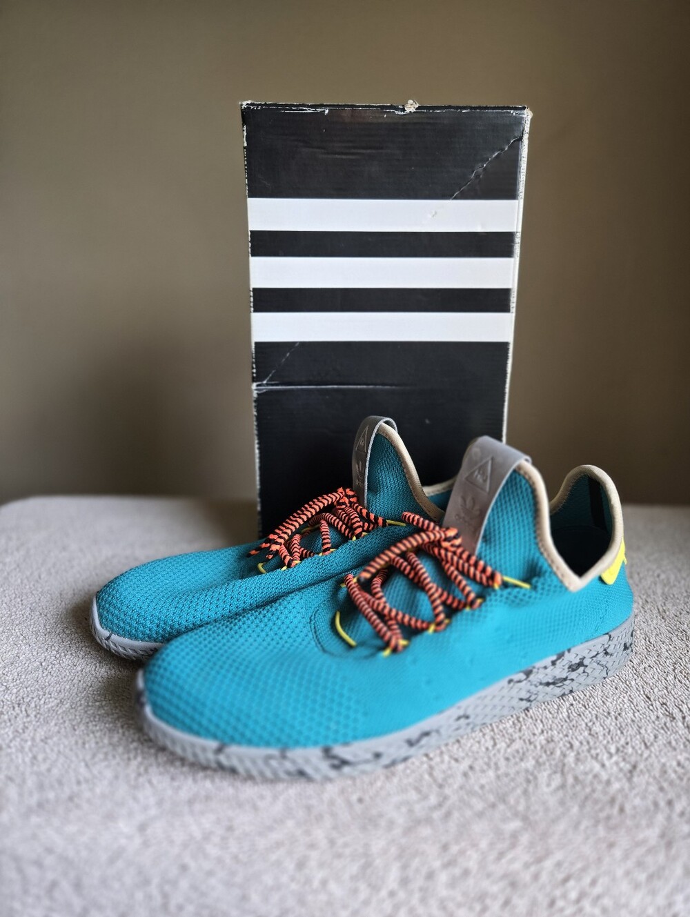 ADIDAS PHARRELL TENNIS HU / TEAL / SZ.10.5